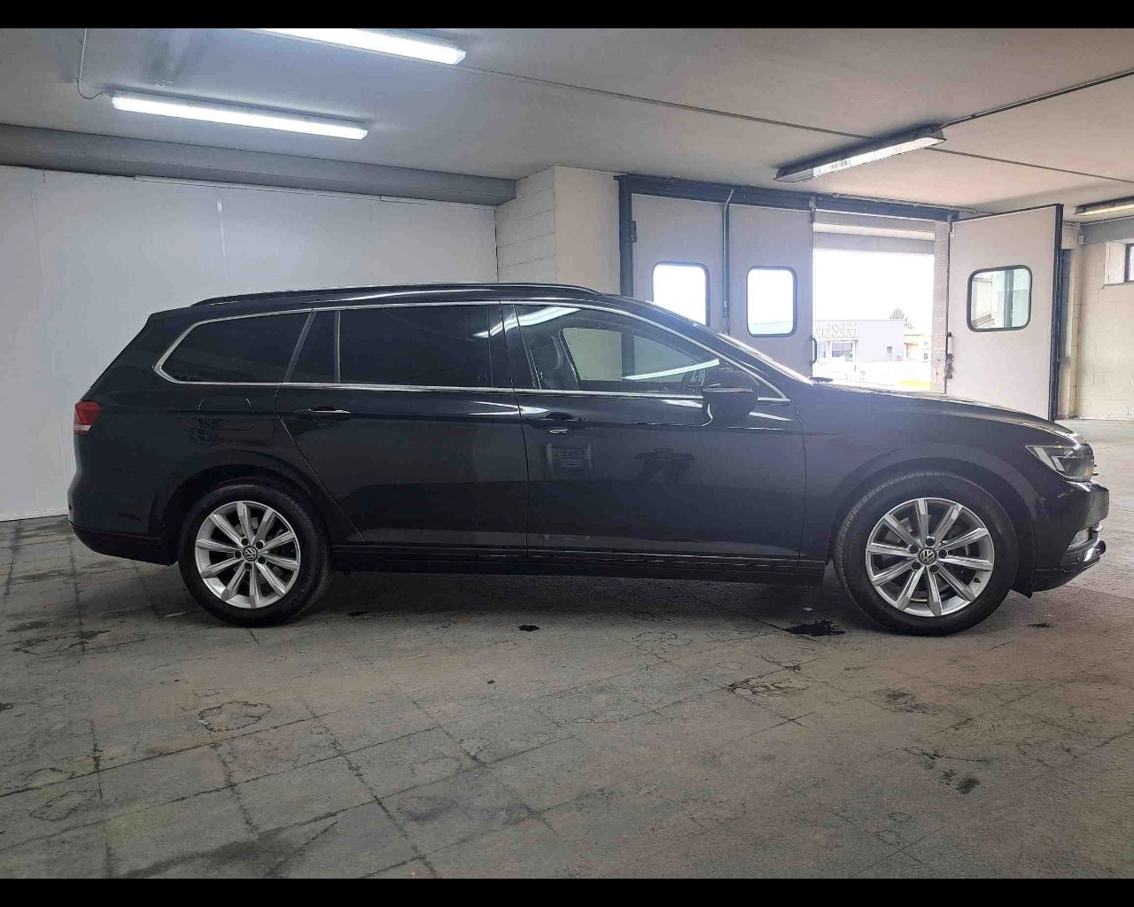 img-4 Volkswagen Passat Volkswagen SE-U79017