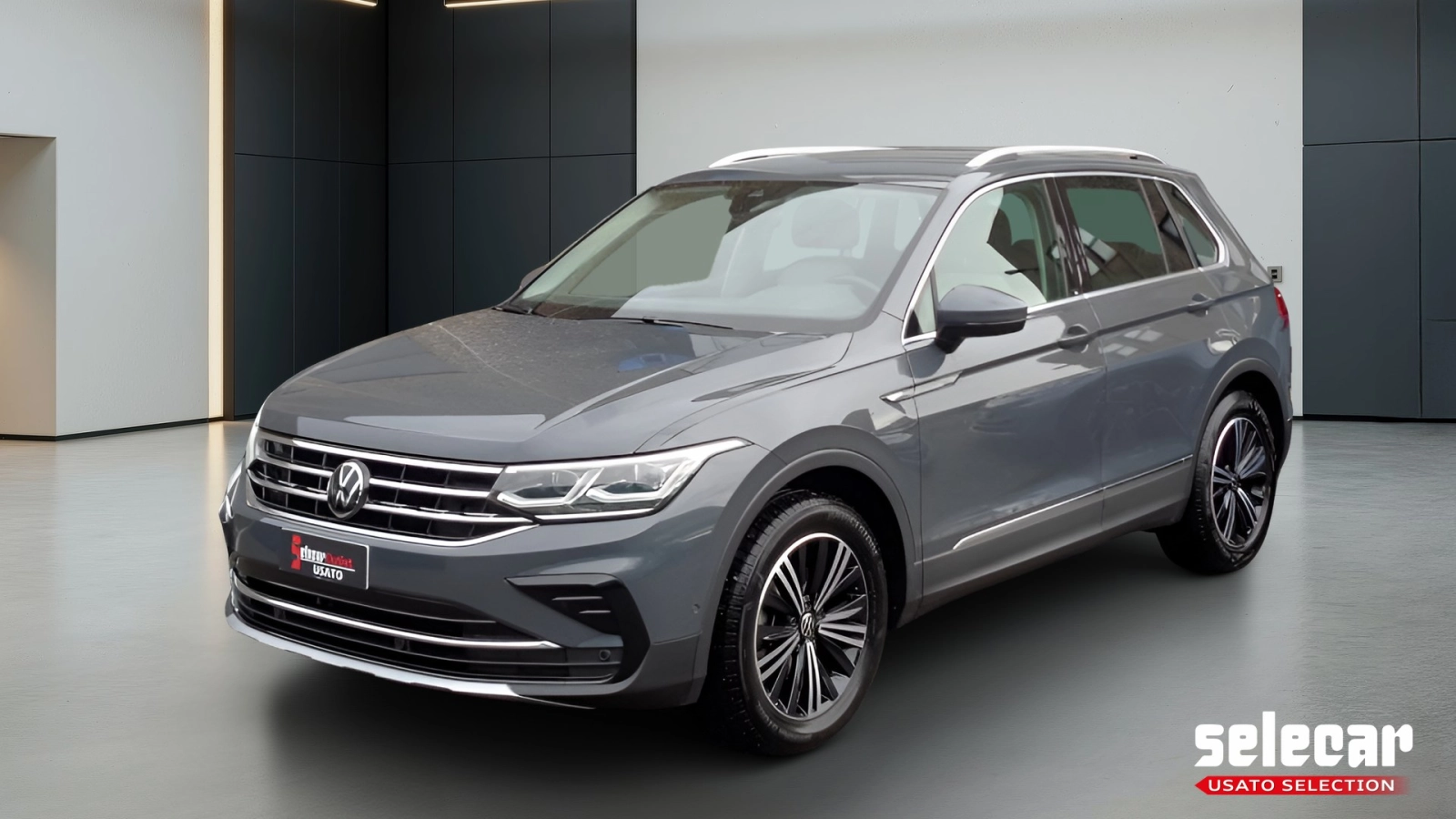 img-0 Volkswagen Tiguan Volkswagen SE-U76582