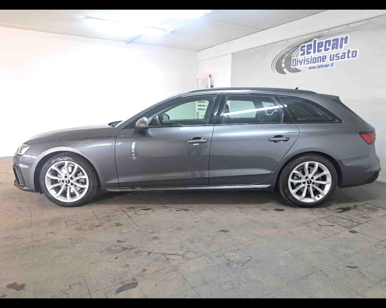 img-1 Audi A4 Avant Audi SE-U79231