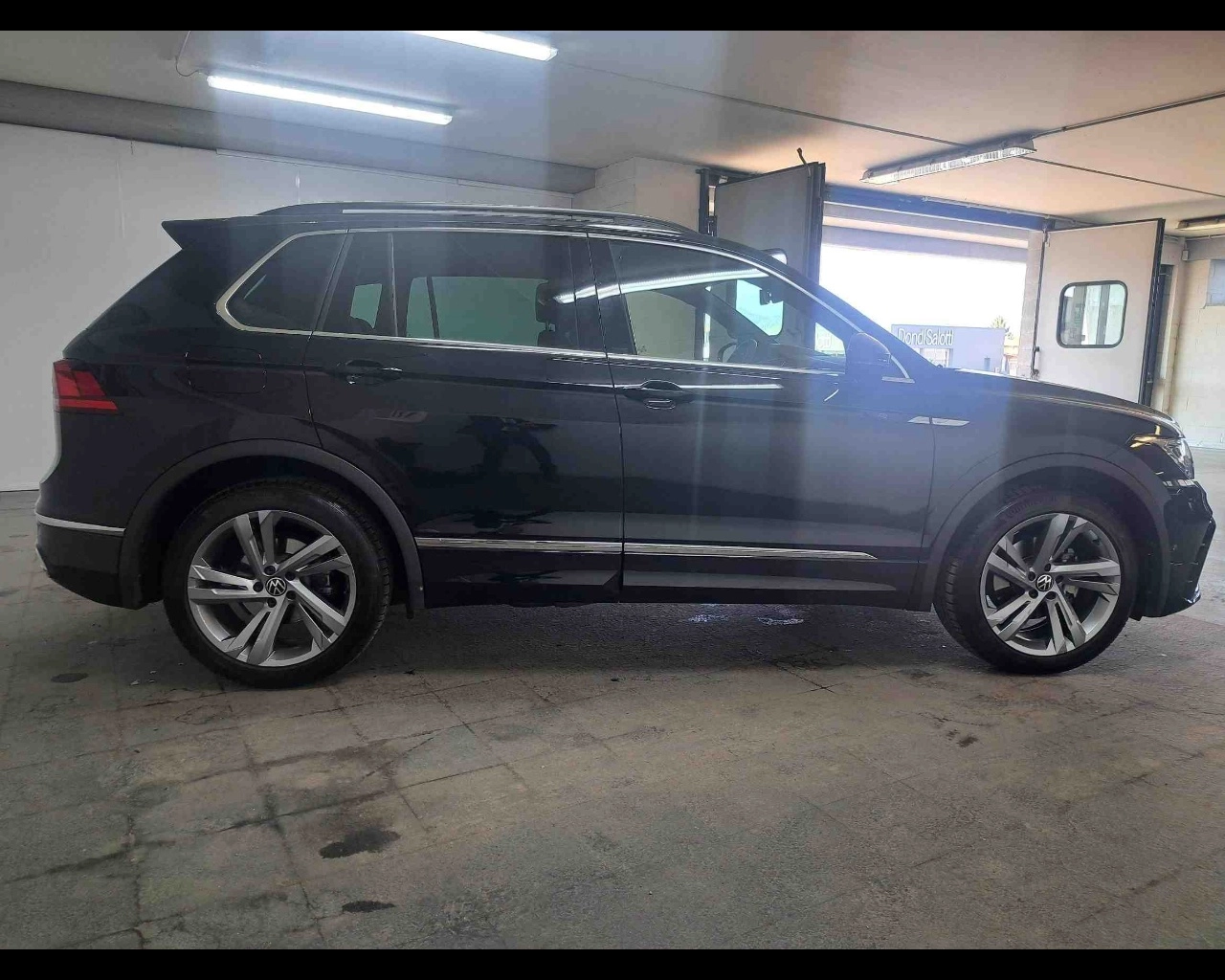 img-4 Volkswagen Tiguan Volkswagen SE-U78505