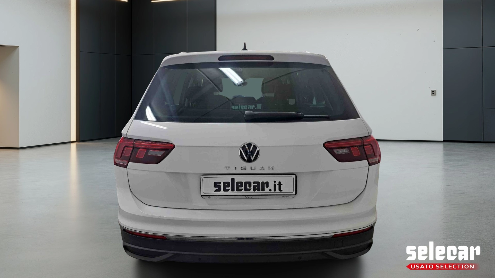 img-3 Volkswagen Tiguan Volkswagen SE-U78896