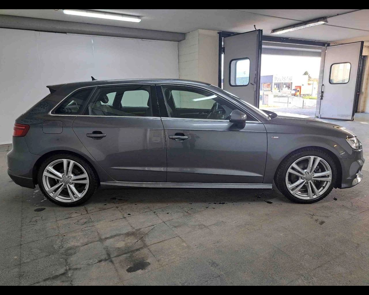 img-4 Audi A3 Sportback Audi SE-U78965