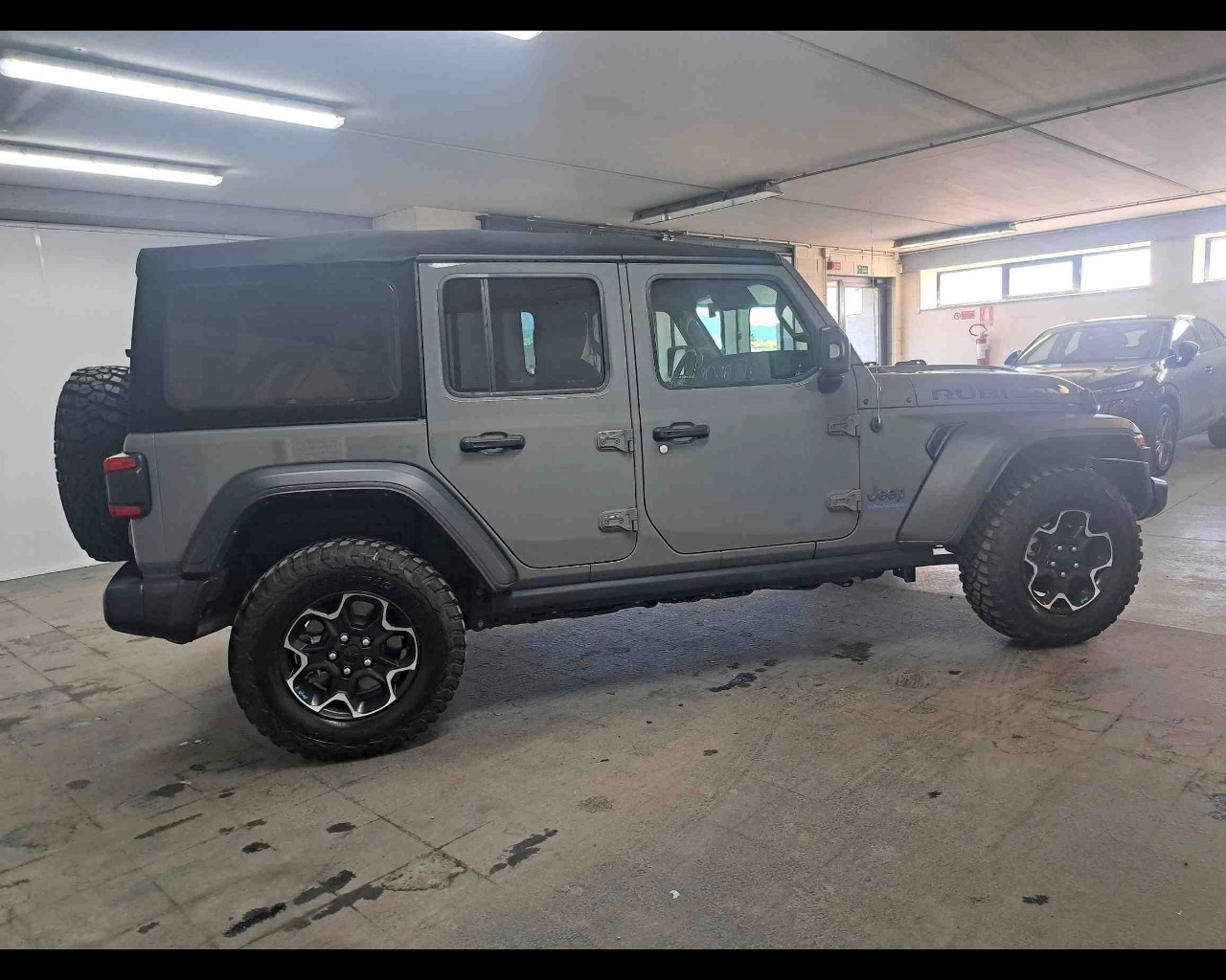 img-4 Jeep Wrangler Jeep SE-U78108