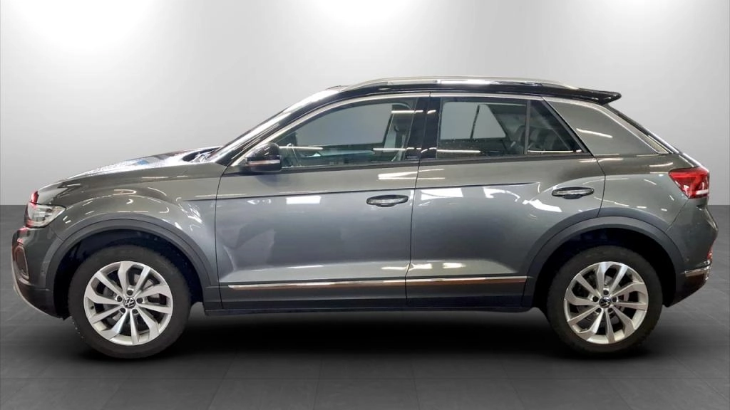 img-2 Volkswagen T-Roc Volkswagen SE-U79226