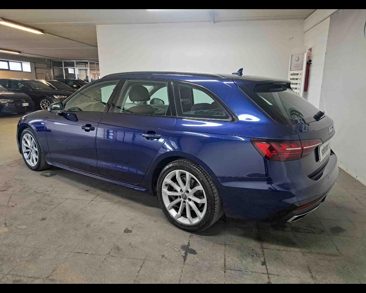 img-2 Audi A4 Avant Audi SE-U77844