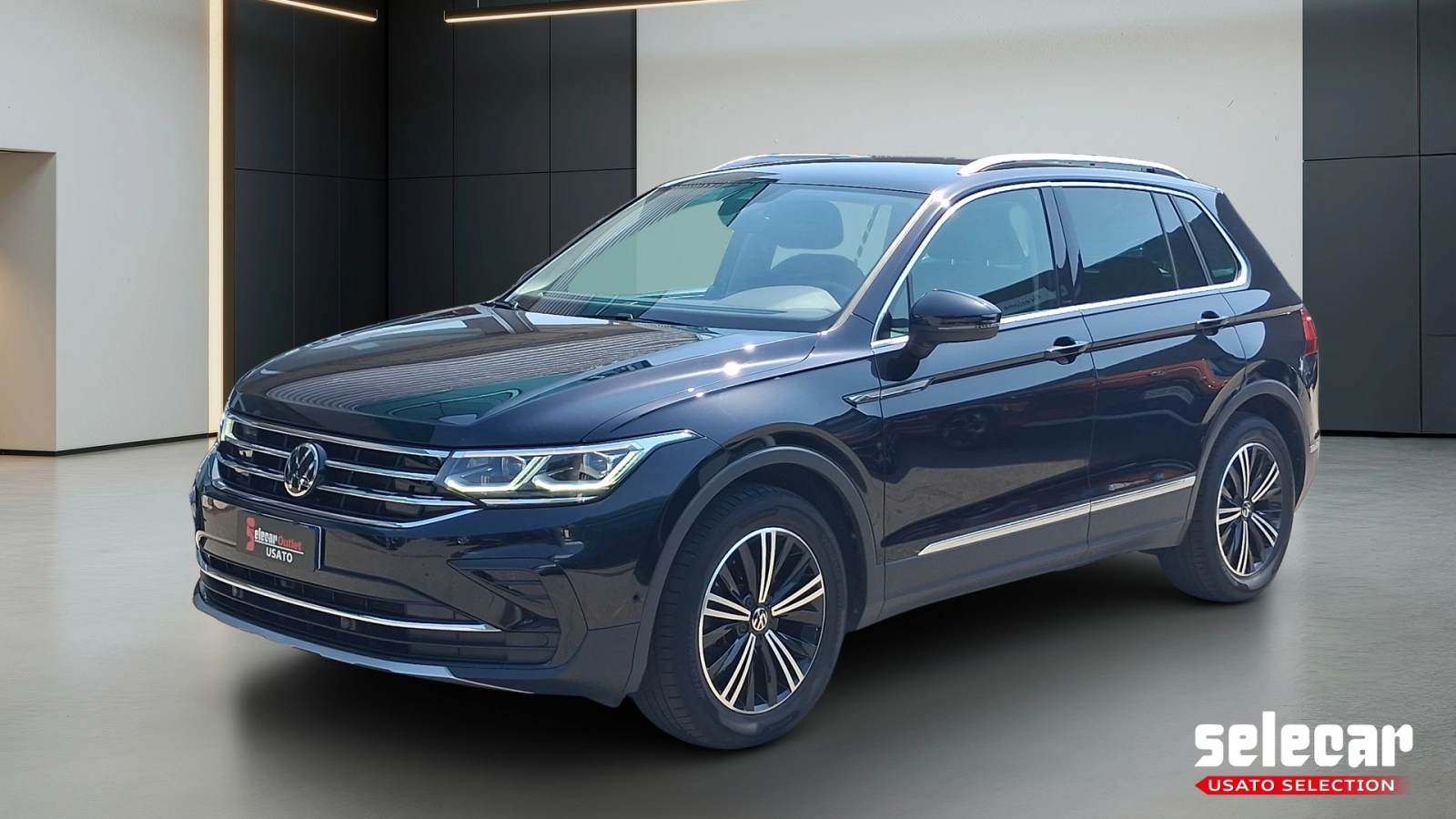 img-0 Volkswagen Tiguan Volkswagen SE-U79930