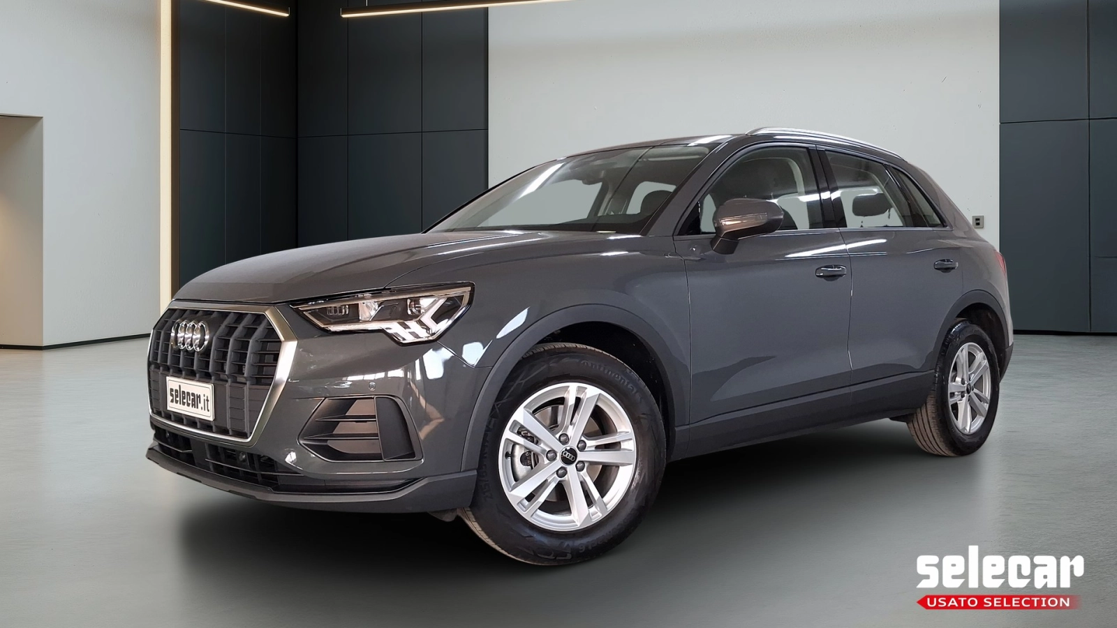img-0 Audi Q3 Audi SE-U79671