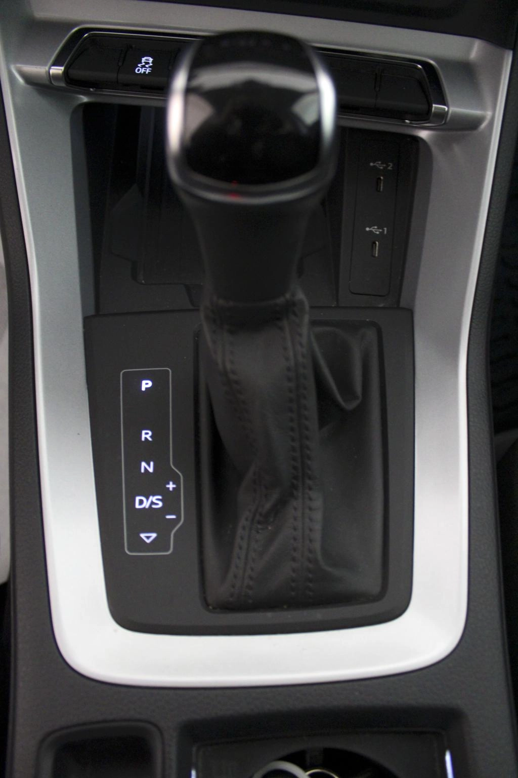 img-4 Audi Q3 Audi AU-U77301