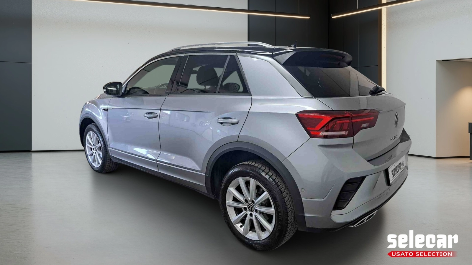 img-2 Volkswagen T-Roc Volkswagen SE-U77866