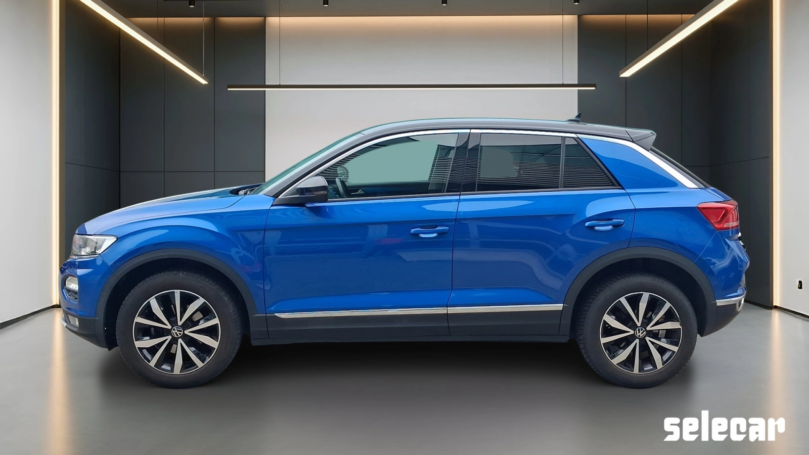 img-2 Volkswagen T-Roc Volkswagen SE-U79679