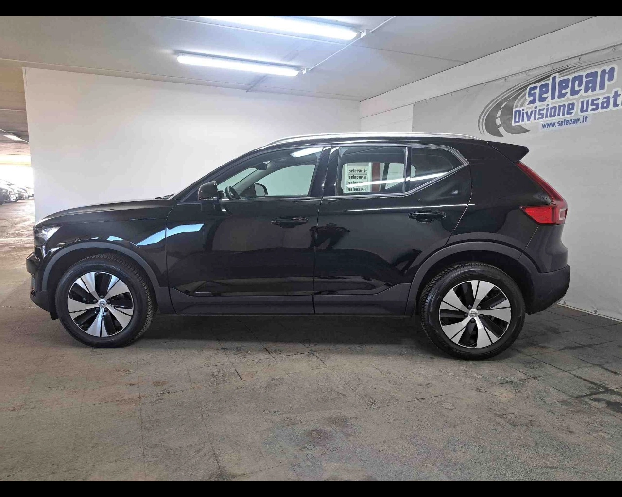 img-1 Volvo XC40 Volvo SE-U76855