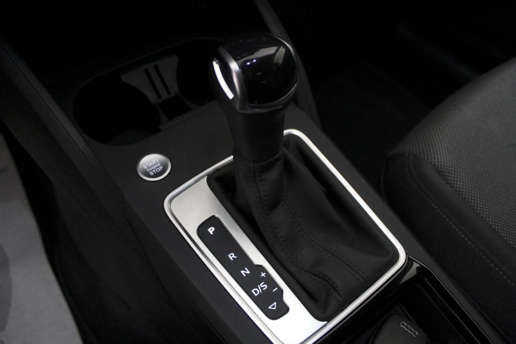 img-4 Audi Q2 Audi AU-U78101