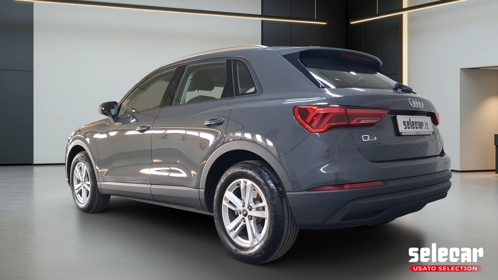 img-3 Audi Q3 Audi SE-U79671