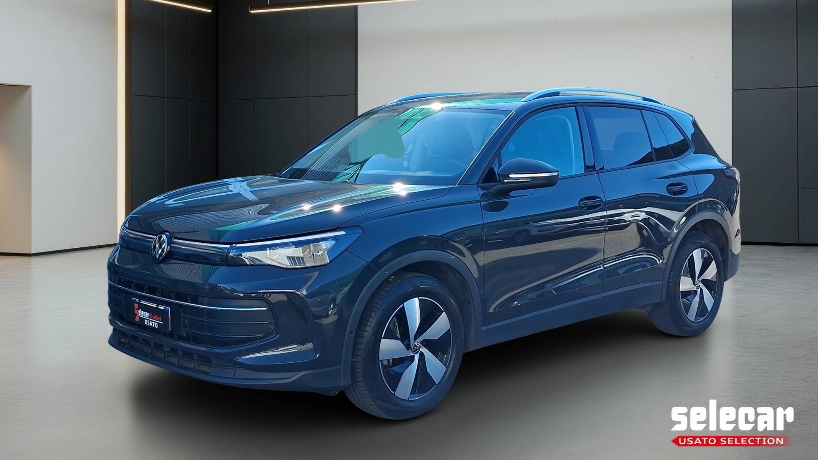 img-0 Volkswagen Tiguan Volkswagen SE-U78310