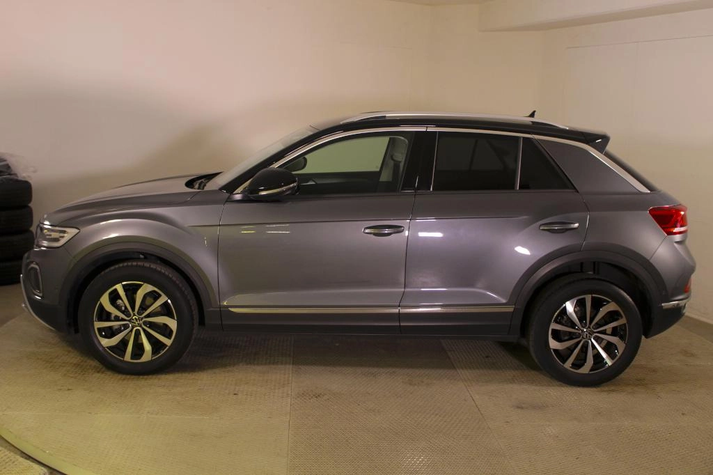 img-2 Volkswagen T-Roc Volkswagen SE-U77528