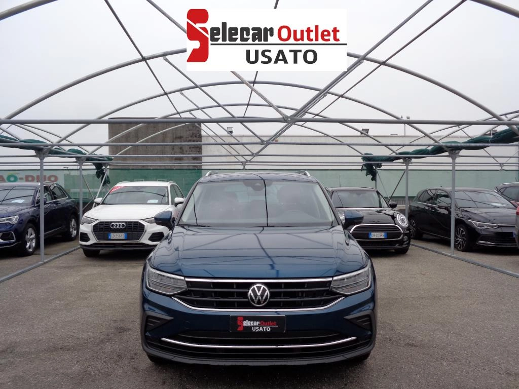 img-1 Volkswagen Tiguan Volkswagen SE-U78254