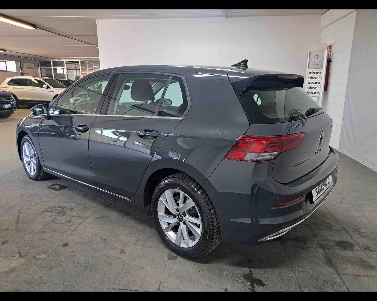 img-2 Volkswagen Golf Volkswagen SE-U78945