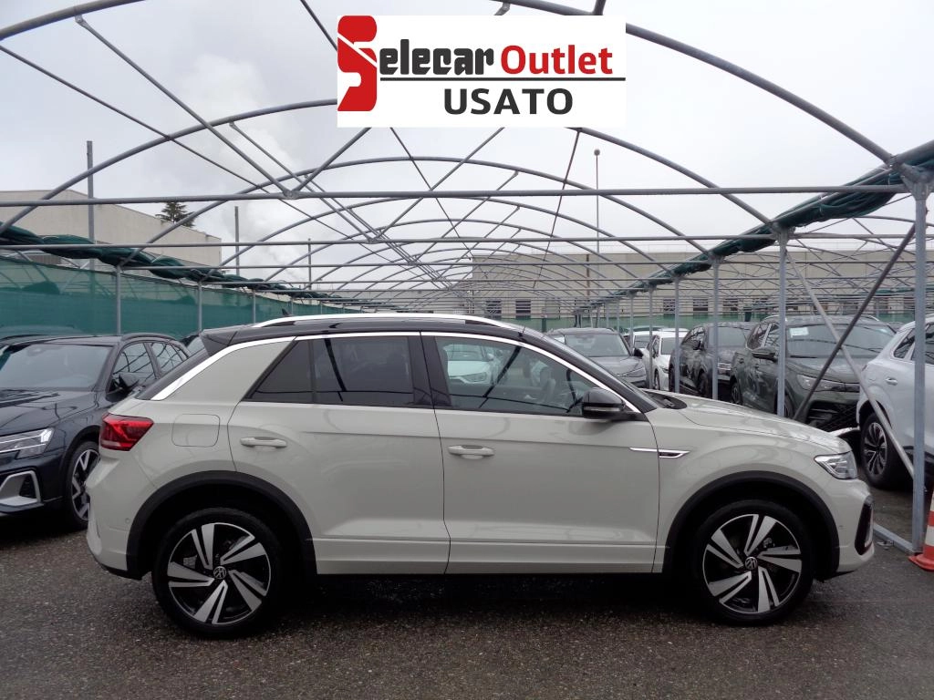 img-2 Volkswagen T-Roc Volkswagen SE-U77896