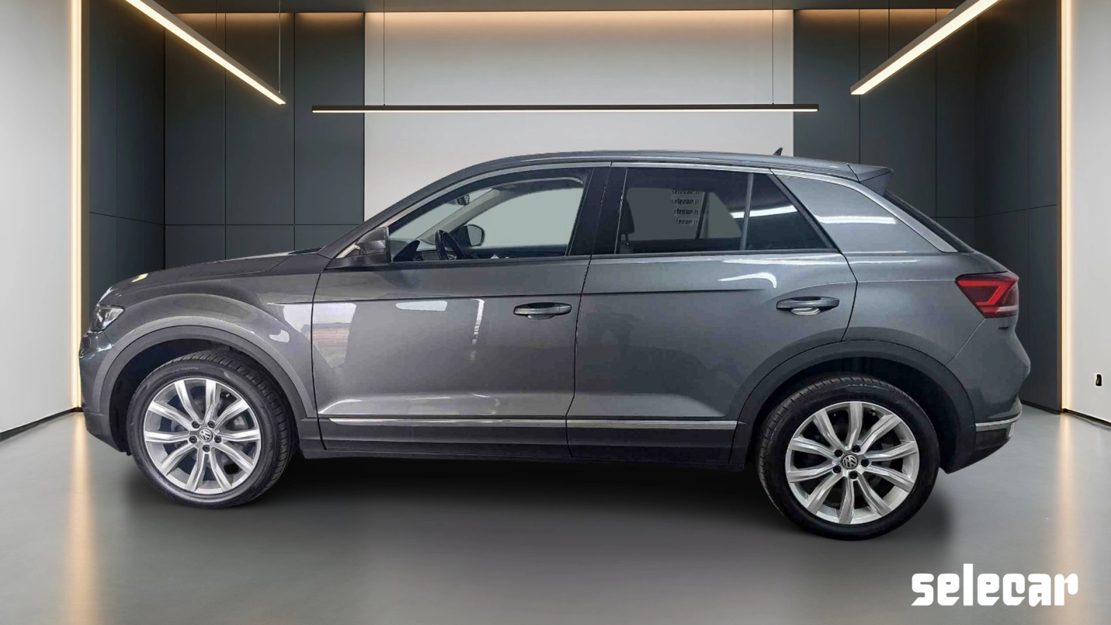 img-1 Volkswagen T-Roc Volkswagen SE-U79144
