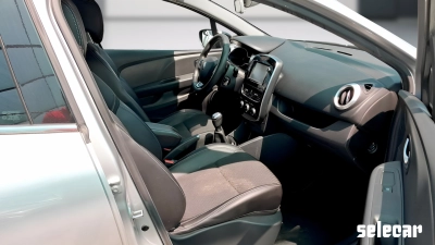 Renault Clio - SE-U77817 