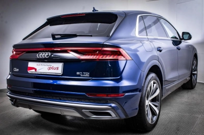 Audi Q8 - AU-U70886 