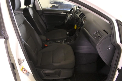 Volkswagen Golf - AU-U76310 