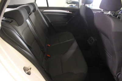 Volkswagen Golf - AU-U76310 