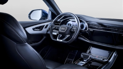 Audi Q8 - AU-U70886 