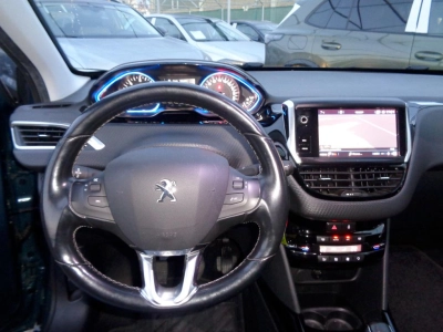 Peugeot 2008 - SE-U77877 