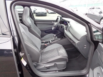 Volkswagen Golf - SE-U76657 