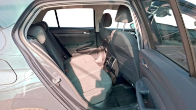 Volkswagen Golf - SE-U79096 