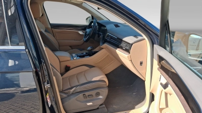 Volkswagen Touareg - AU-U79208 