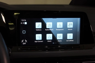 Volkswagen Golf - AU-U77634 