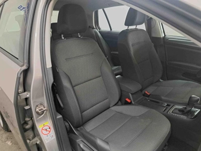 Volkswagen Golf - SE-U79200 