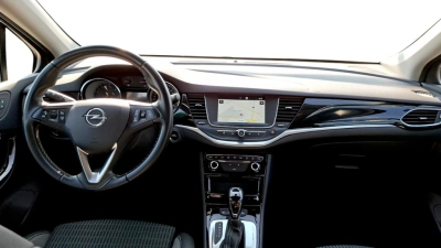 Opel Astra - SE-U78826 