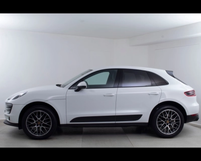 Porsche Macan - AU-U73396 