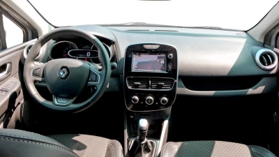 Renault Clio - SE-U77817 