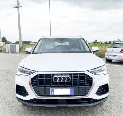 Audi Q3 - AU-U73410 