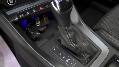 Audi Q3 - AU-U78103 