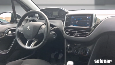 Peugeot 208 - SE-U79548 