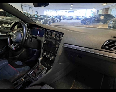 Volkswagen Golf - SE-U75371 