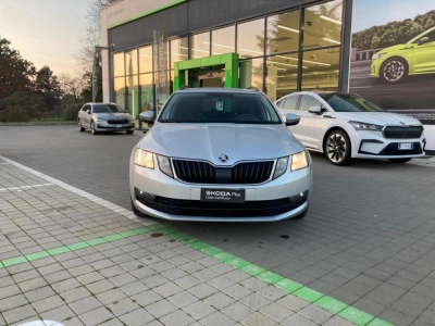 Skoda Octavia - AU-U70272 
