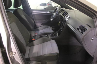 Volkswagen Golf - AU-U78331 