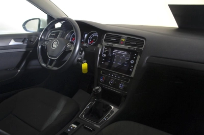 Volkswagen Golf - AU-U76310 