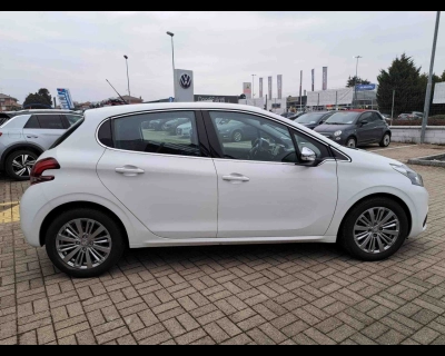 Peugeot 208 - SE-U75929 