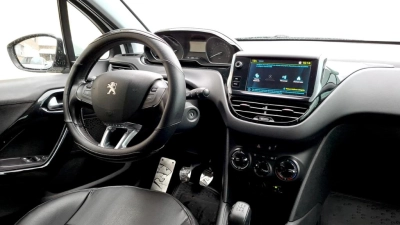 Peugeot 208 - SE-U79100 