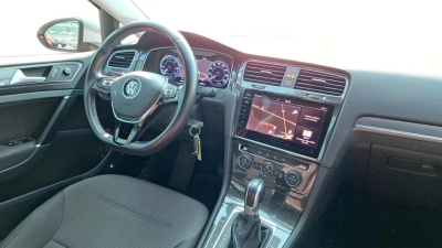 Volkswagen Golf - SE-U78916 