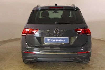 Volkswagen Tiguan - SE-U76712 