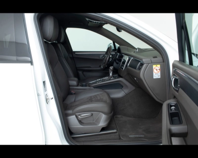 Porsche Macan - AU-U73396 