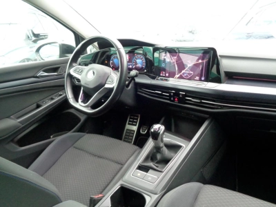 Volkswagen Golf - SE-U76827 